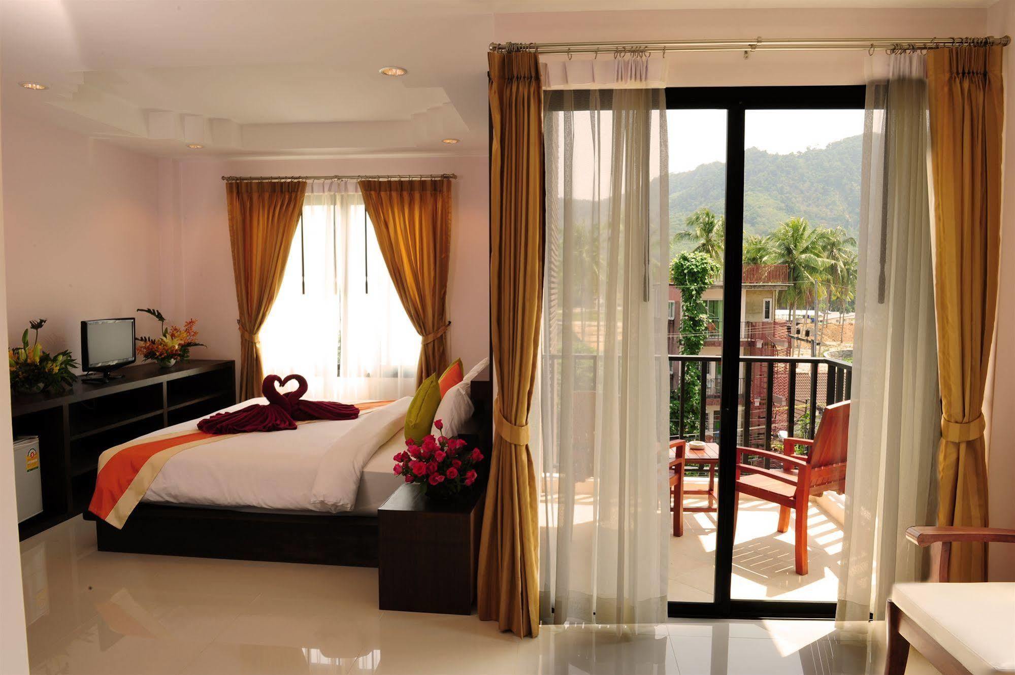 Ice Kamala Beach Hotel Exterior photo